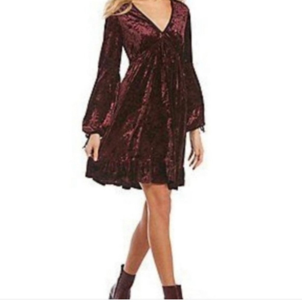 CHELSEA AND VIOLET BURGUNDY CRUSHED VELVET BOHO MINI DRESS